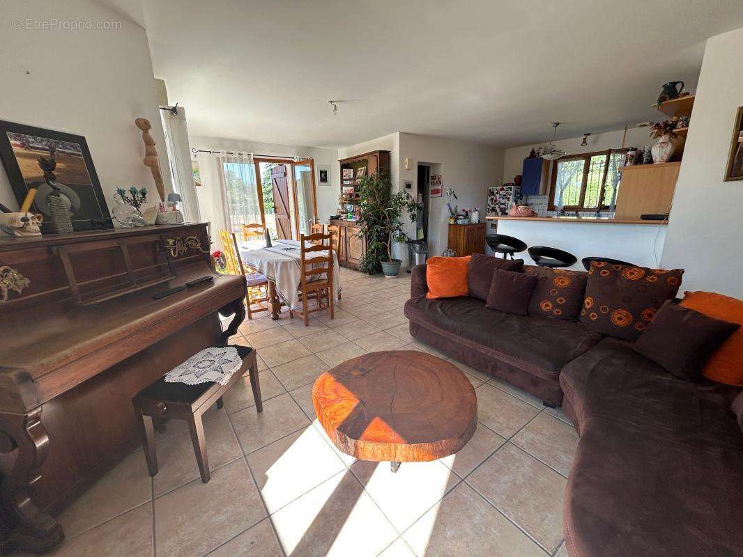 Maison à VILLENEUVE-DE-MARSAN