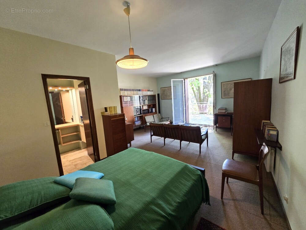 Préfecture !!! Maison 249m2 - Terrain 525m2.. - photo 10
