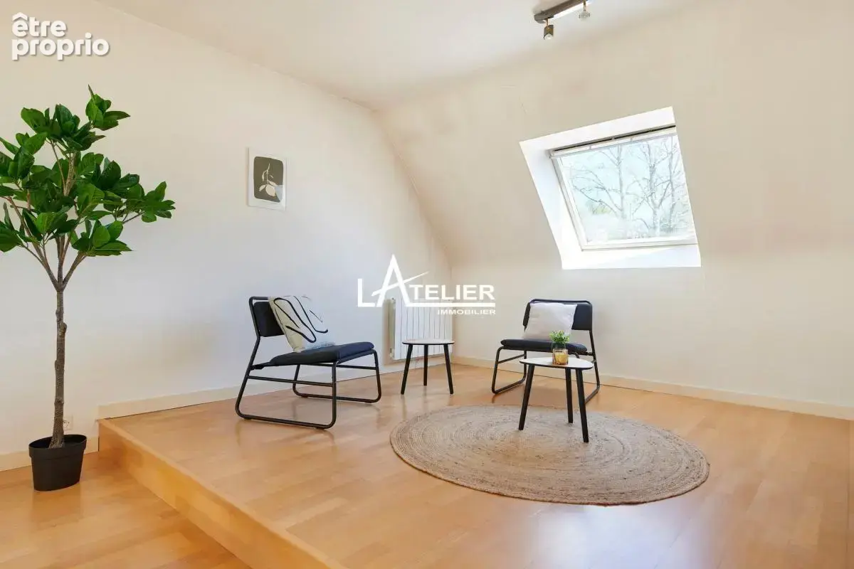 Quartier prisé, maison avec piscine, bon état avec potentiel - photo 11