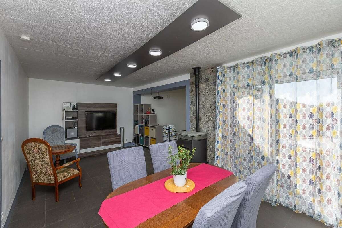 Maison à MONTALIEU-VERCIEU
