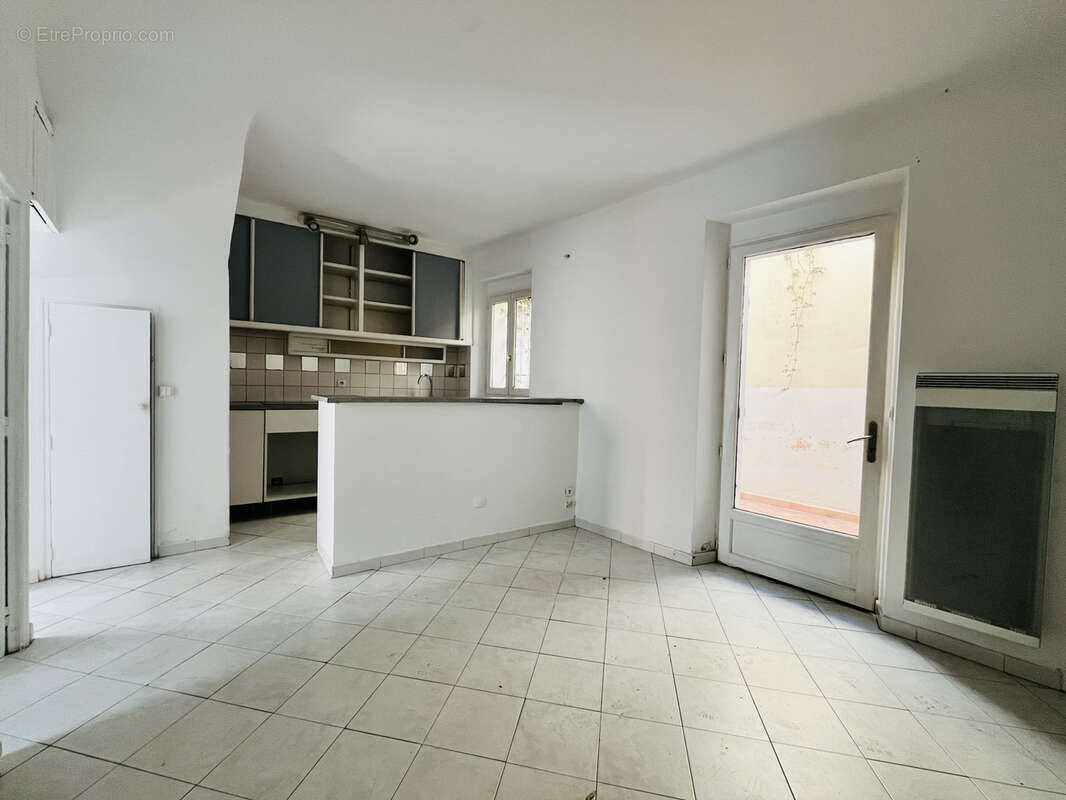 Appartement à MARSEILLE-6E