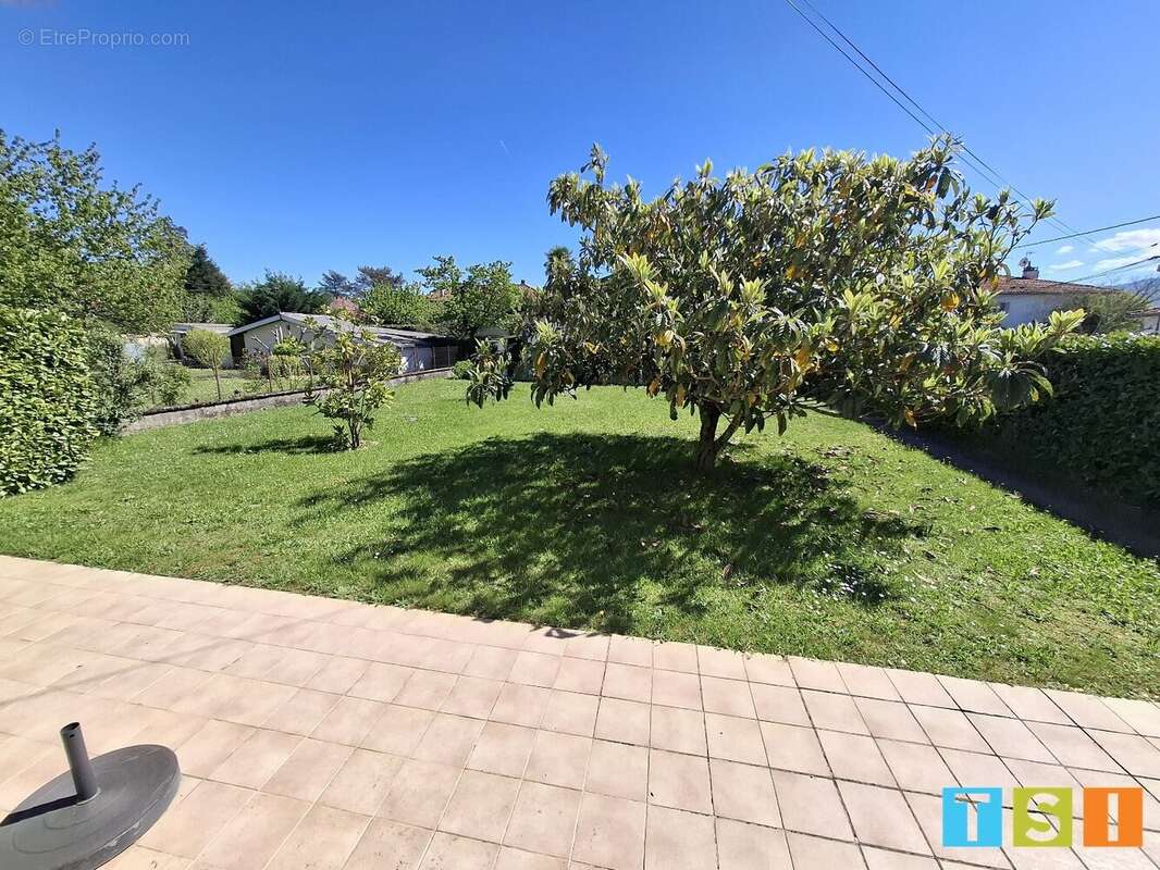 Maison à MONTREJEAU