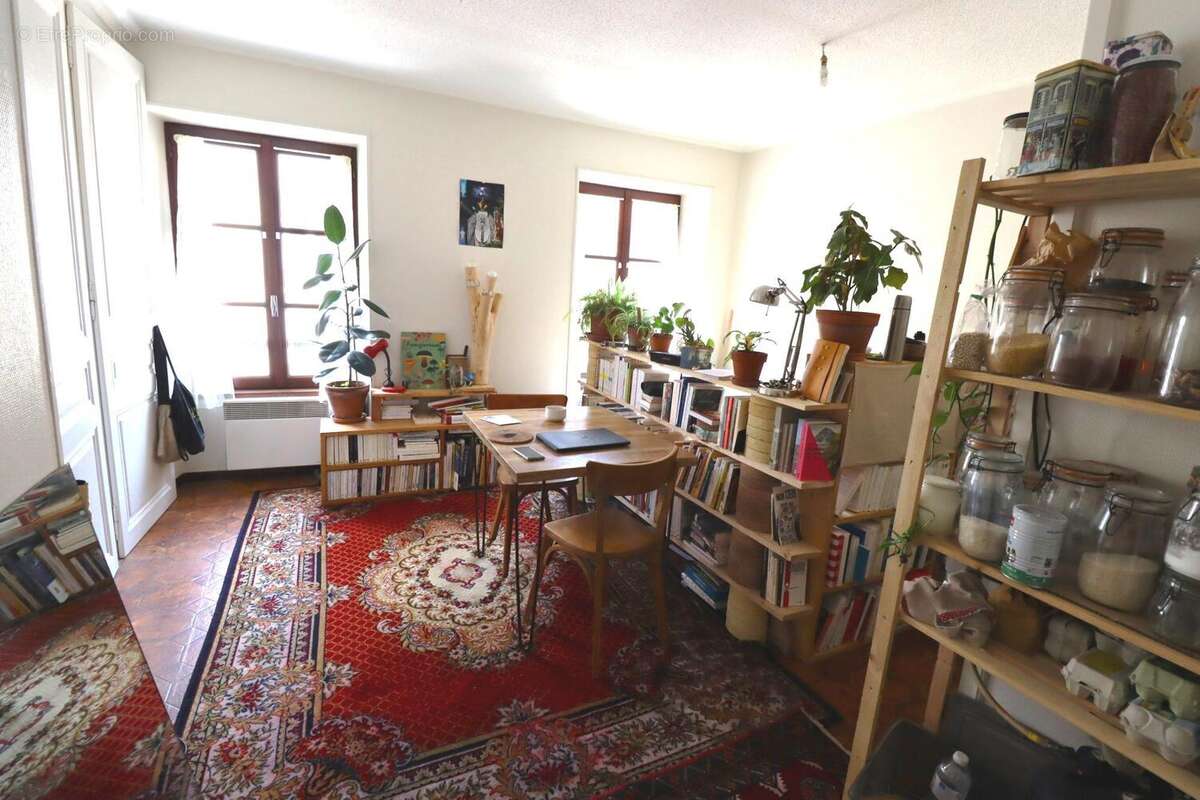 Appartement 226 m² à La Cote-Saint-Andre  - photo 6