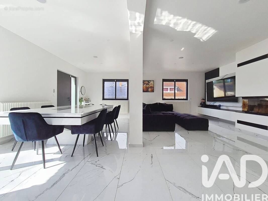 Photo 1 - Maison à VIGNEUX-SUR-SEINE