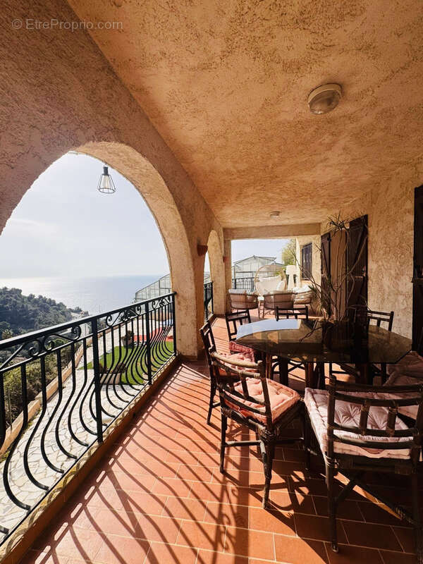 Appartement à EZE