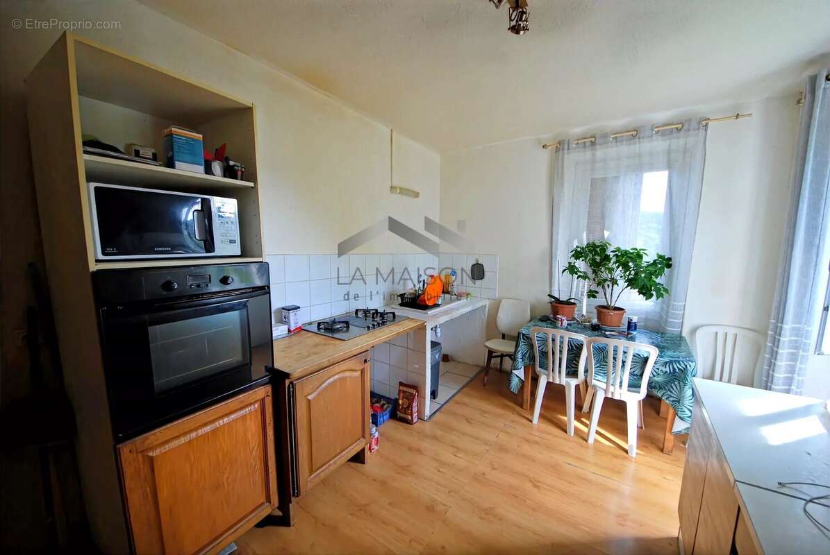 Appartement à LEVIE
