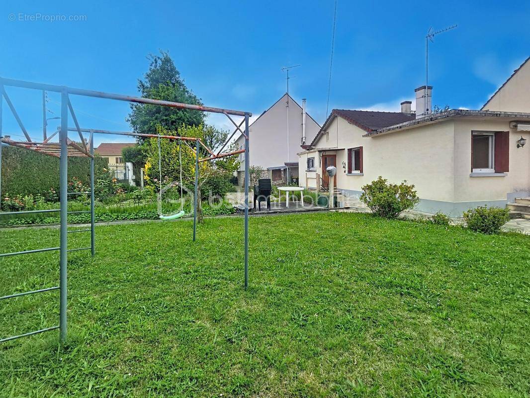 Maison à OZOIR-LA-FERRIERE