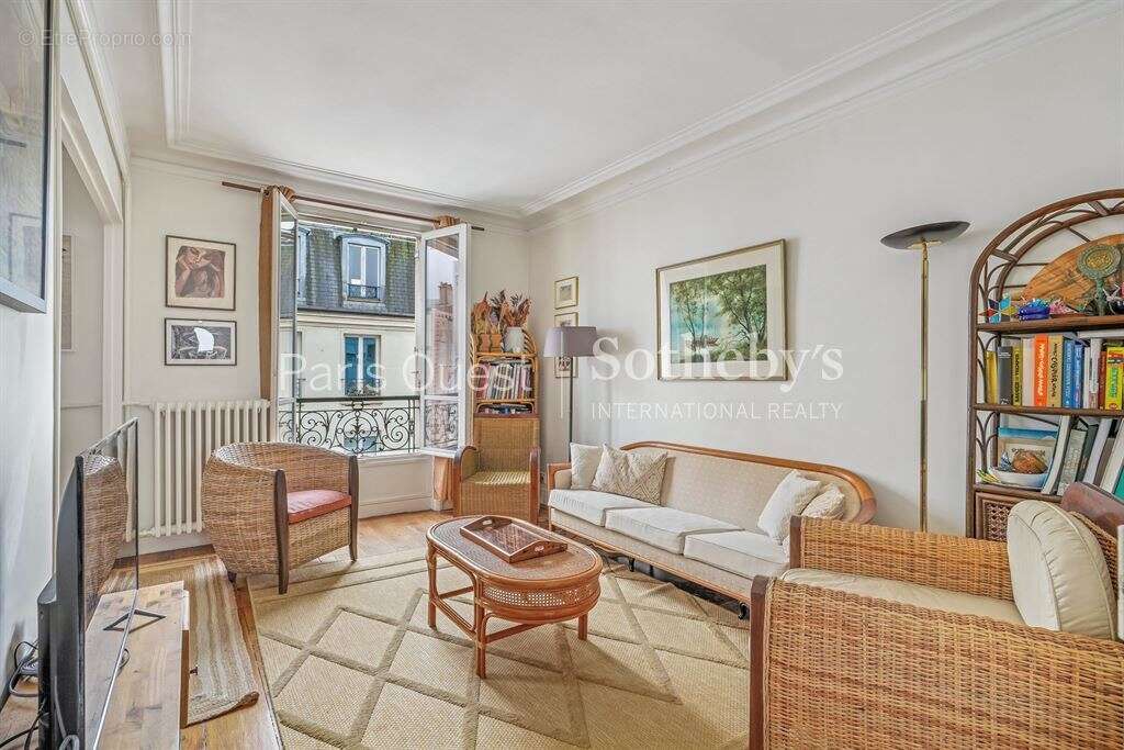 Appartement à NEUILLY-SUR-SEINE