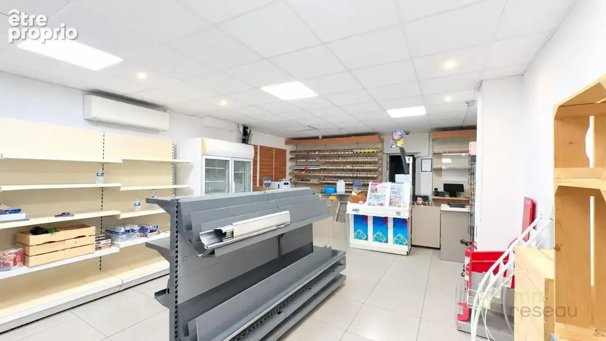 Local commercial - photo 1