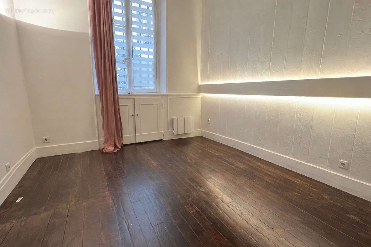 Appartement à PARIS-2E