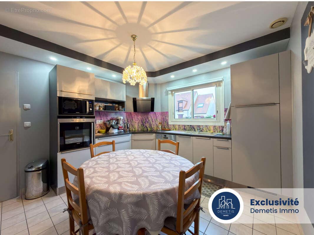 Maison à YVRE-L'EVEQUE