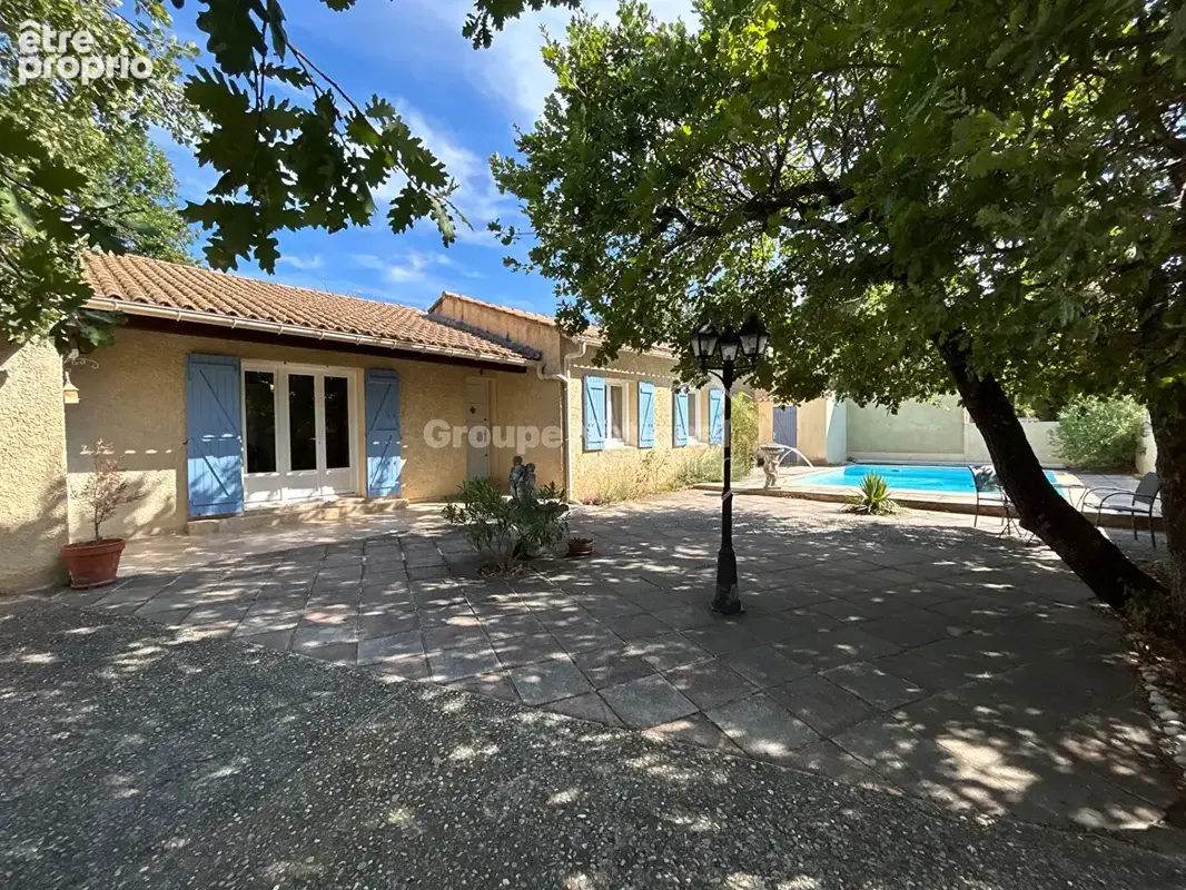Maison de plain-pied 3 chambres sur parcelle de 640 m² avec piscine et garage - Saint Didier - photo 2