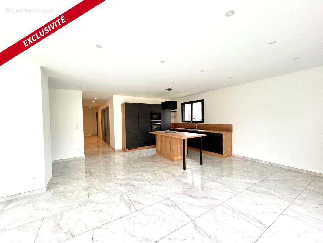 Maison à CHILLY-LE-VIGNOBLE