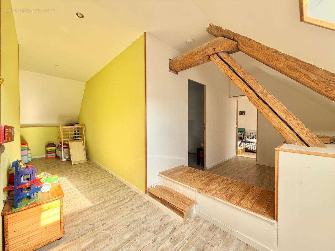 Aux portes d’Auxonne : Charme de l'ancien et beaux volumes. 6 chambres - 3 garages - photo 18