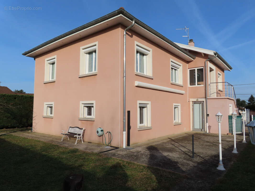 Maison à SAINT-ROMAIN-DE-JALIONAS