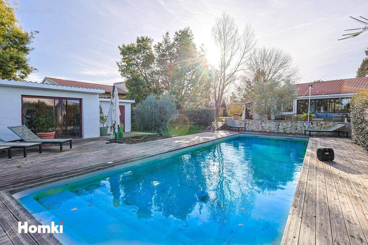 Maison à MONTAIGUT-SUR-SAVE