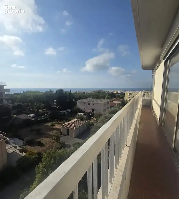 Nice Ouest – Dernier étage avec vue mer, terrasse et parking - photo 2