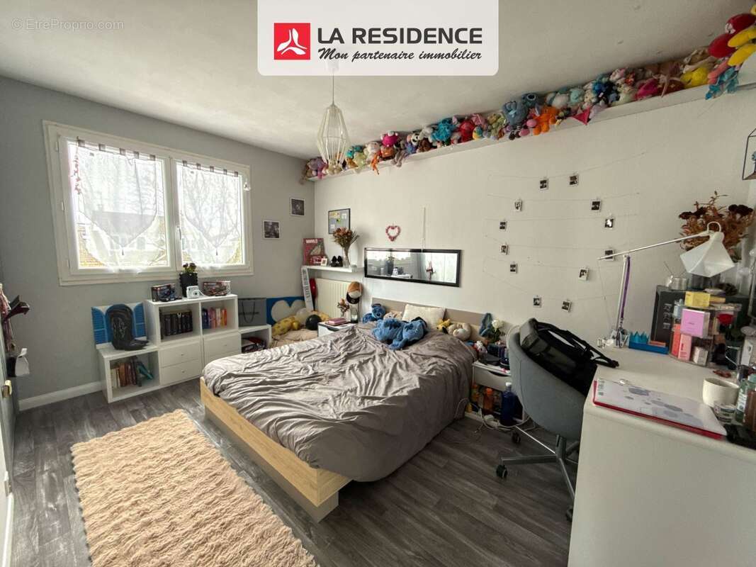 Maison à LE MESNIL-SAINT-DENIS