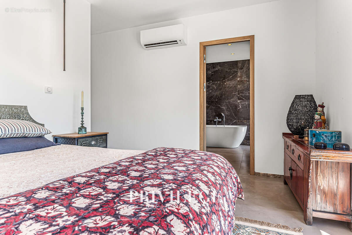 Aups — Exclusivité — Maison neuve avec piscine, prestations soignées et potentiel d’évolution - photo 20