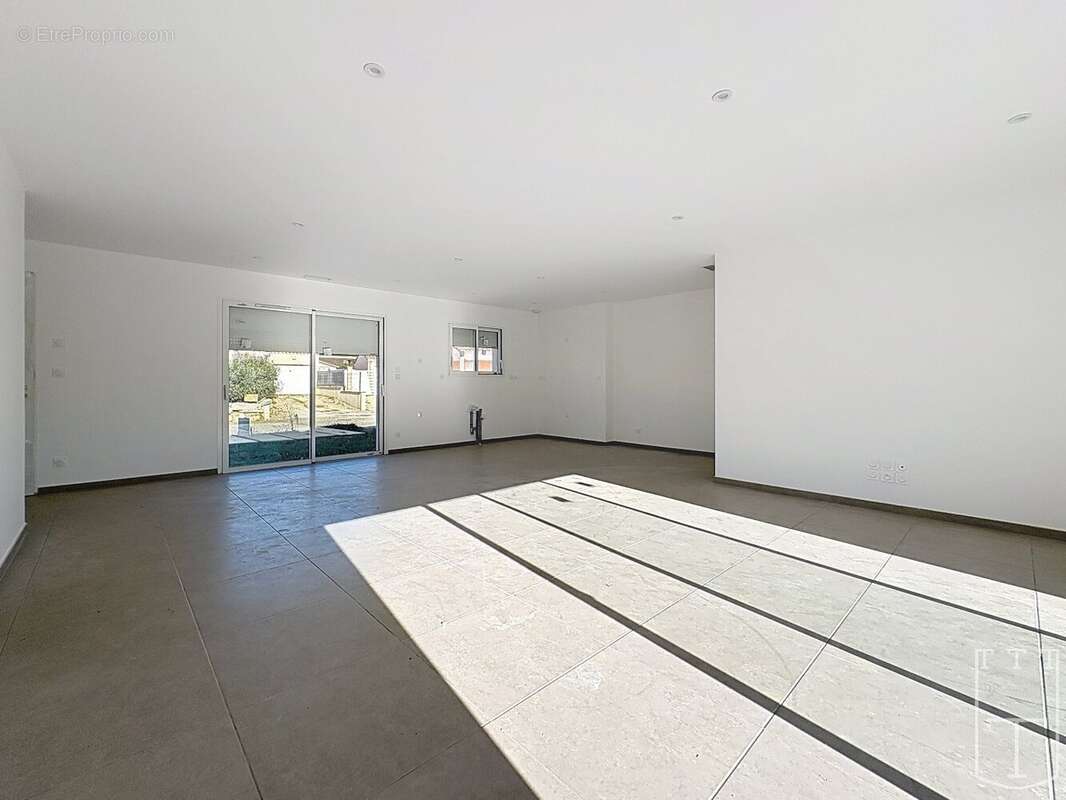 Maison à VALLON-PONT-D&#039;ARC