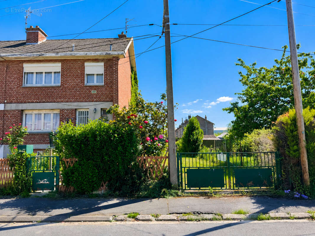 Maison à CRESPIN