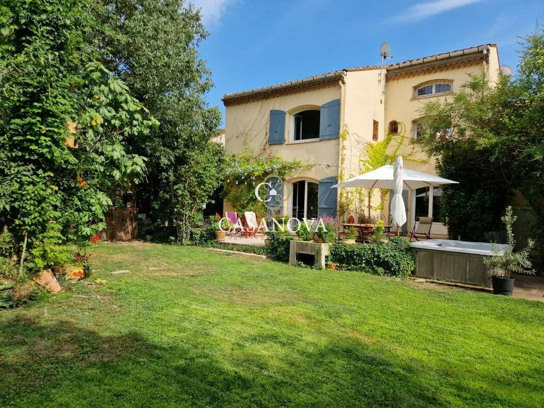 Maison de caractère avec jardin et terrasse au cur du quartier Fontneuve proche du centre-ville de Béziers - photo 2