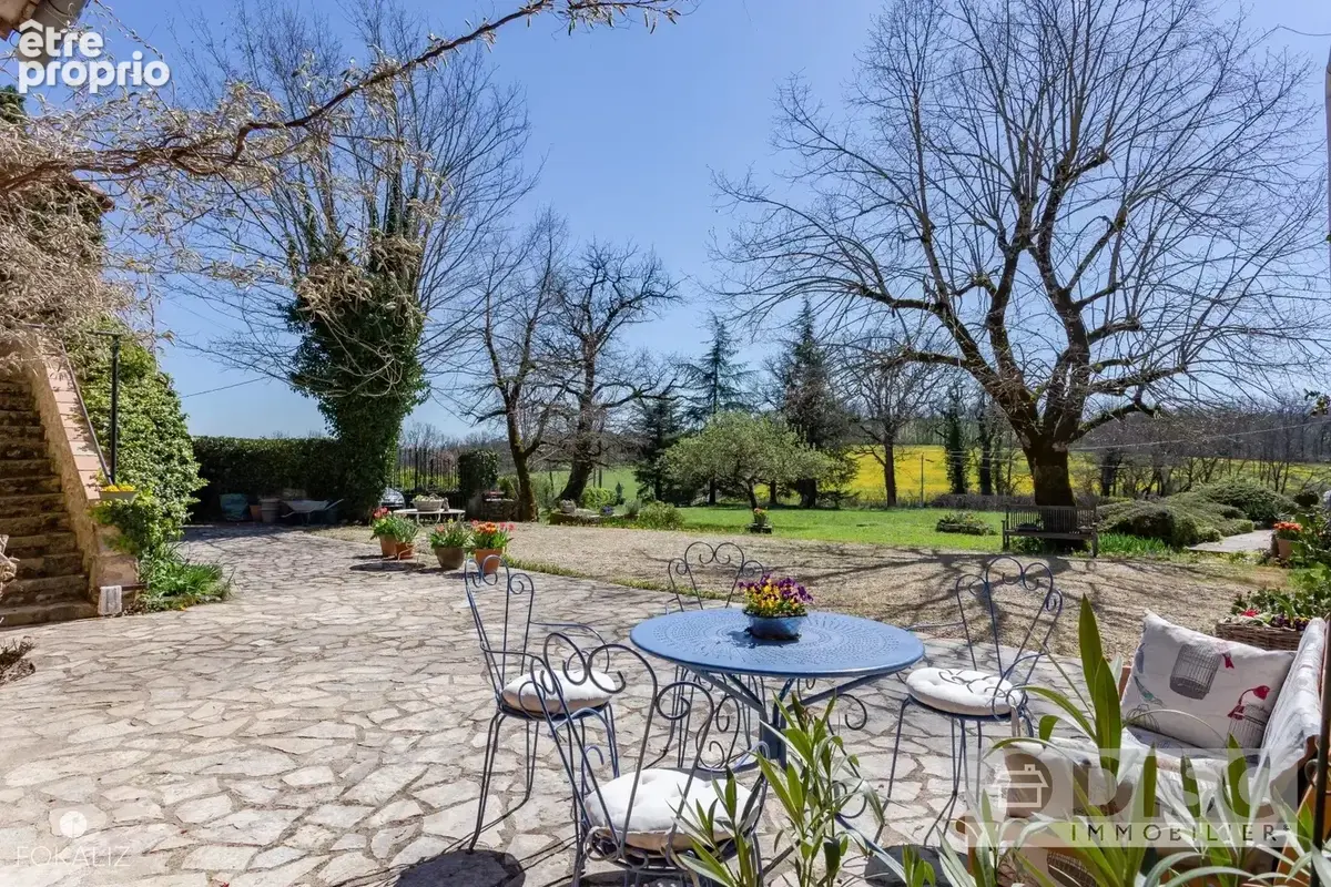 Belle maison avec dépendance, jardin et piscine - photo 15