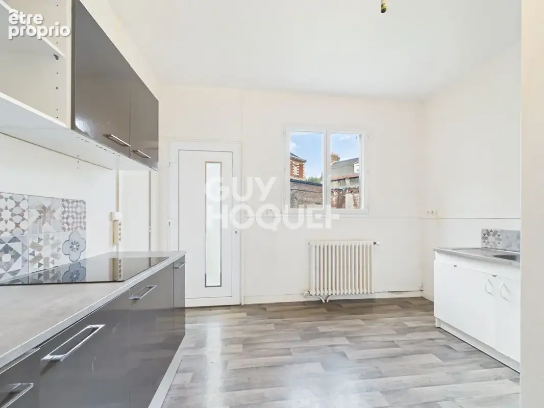 À vendre : Superbe appartement 5 pièces de 111 m² à Elbeuf, quartier Le Butor - Champ-Fleuri - Sainte-Clotilde - photo 5
