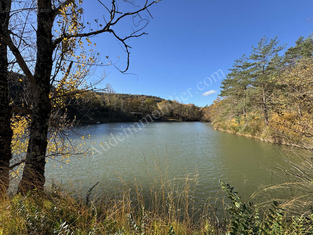 Propriété de 9,34 ha avec deux lacs - photo 2