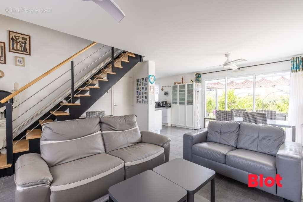 Maison 112 m² à Pire-Sur-Seiche  - photo 3