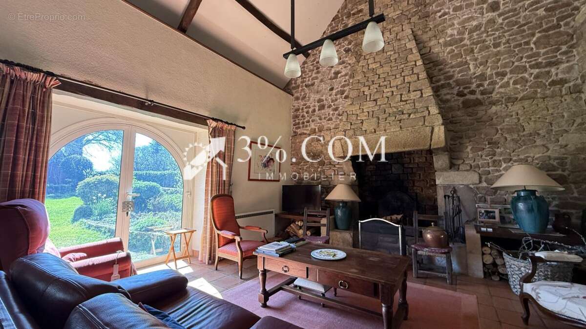 Maison à PLOUGOUMELEN