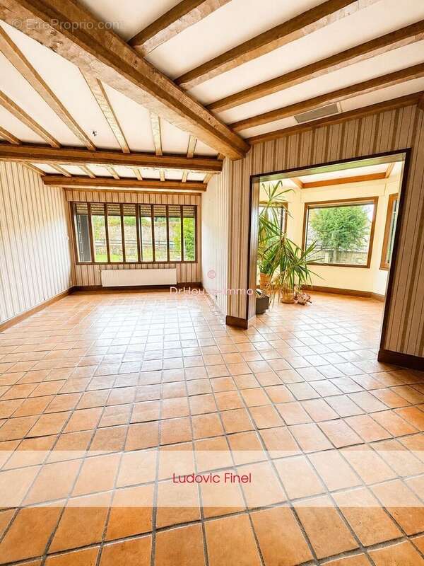 Maison 218 m² à Saint-Martin-De-Fontenay  - photo 22