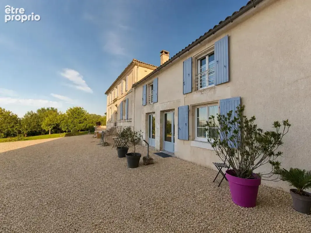 Propriété de 10 pièces de 460 m² à Mérignac - photo 3