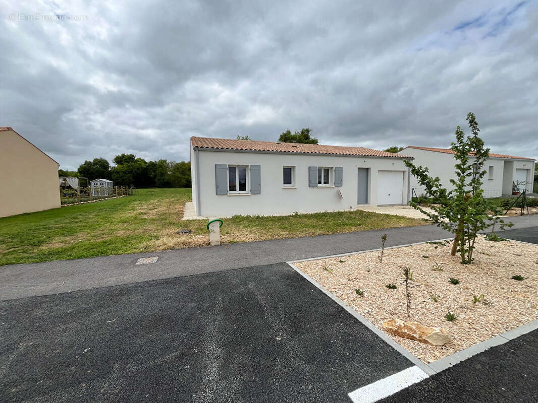 Maison à PORT-D'ENVAUX