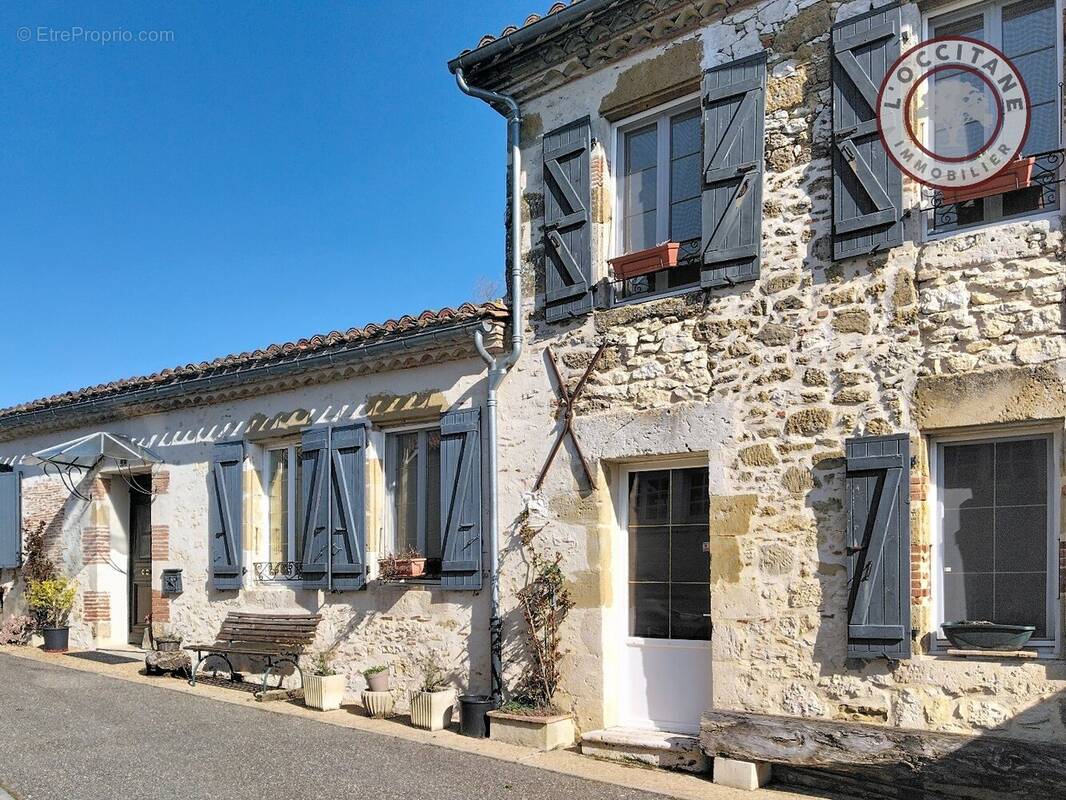 Maison à MAUVEZIN