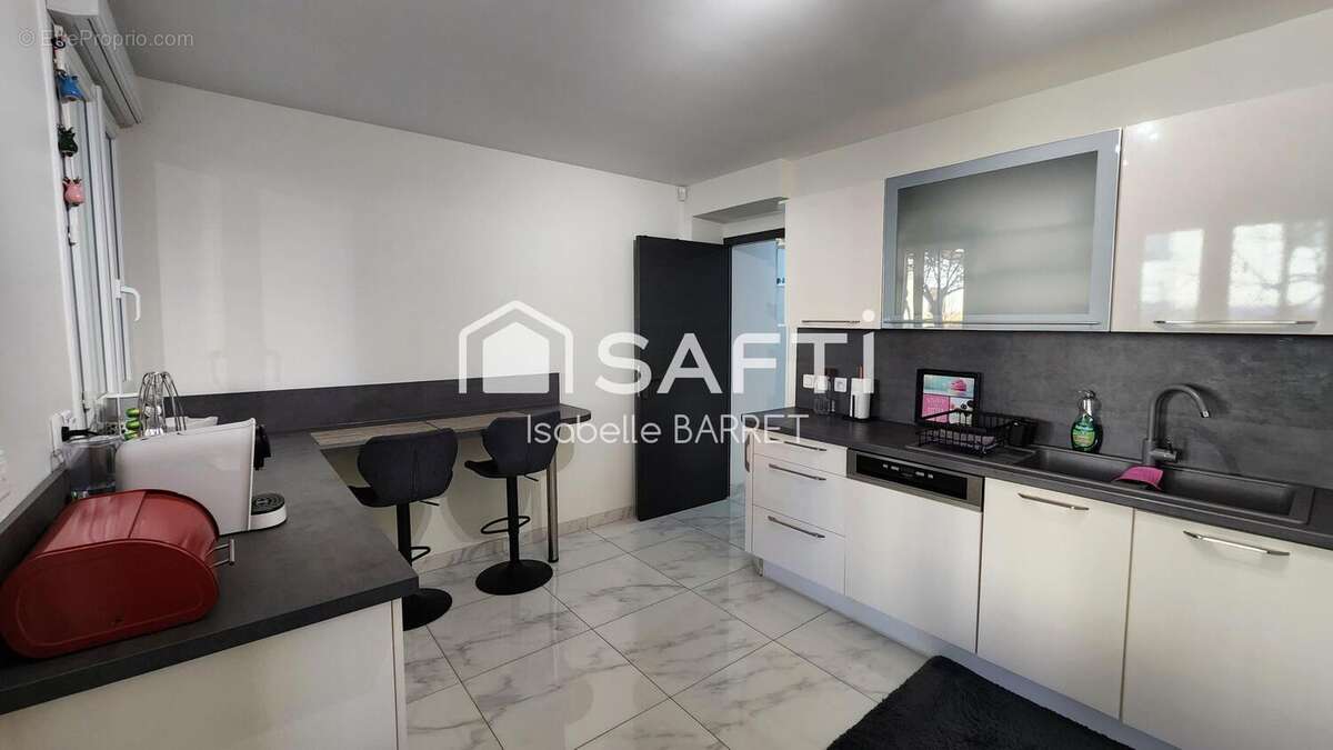 Photo 6 - Maison à DECINES-CHARPIEU