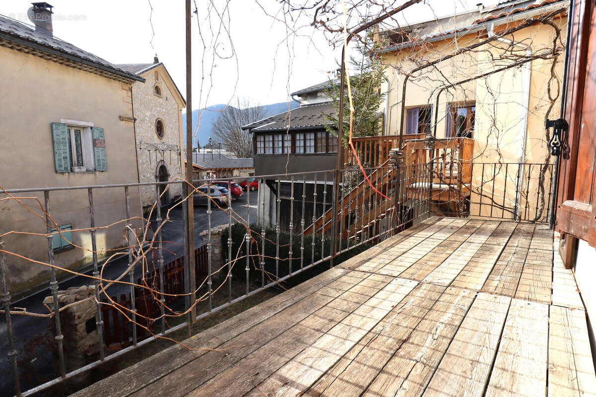 Maison à THORAME-BASSE