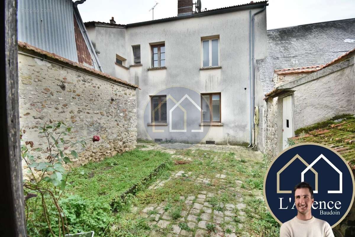 Appartement à ECROSNES