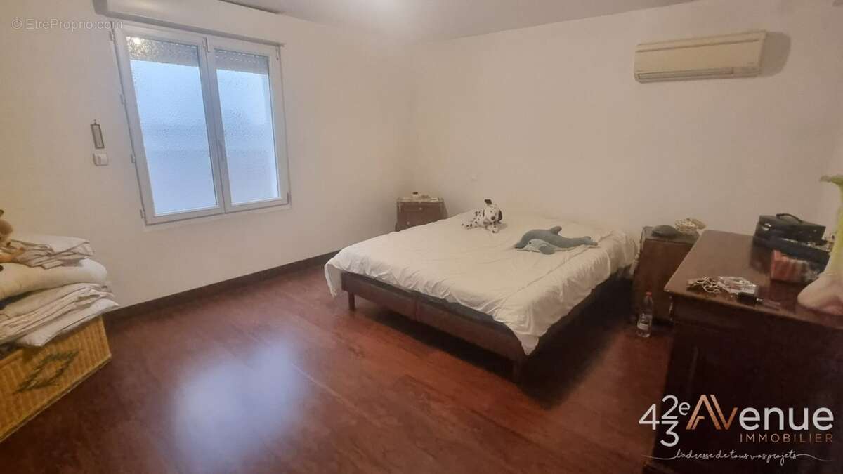 Appartement à LE CHAMBON-FEUGEROLLES