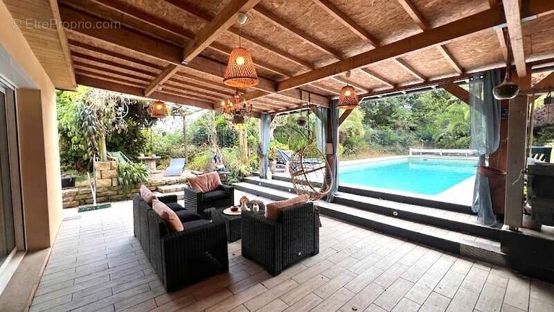 PLONÉIS (29) – Maison à vendre Type 6 de 115 m² habitable et 189 m² utile – Terrain de 1 320 m² – Double garage – Piscine - photo 6