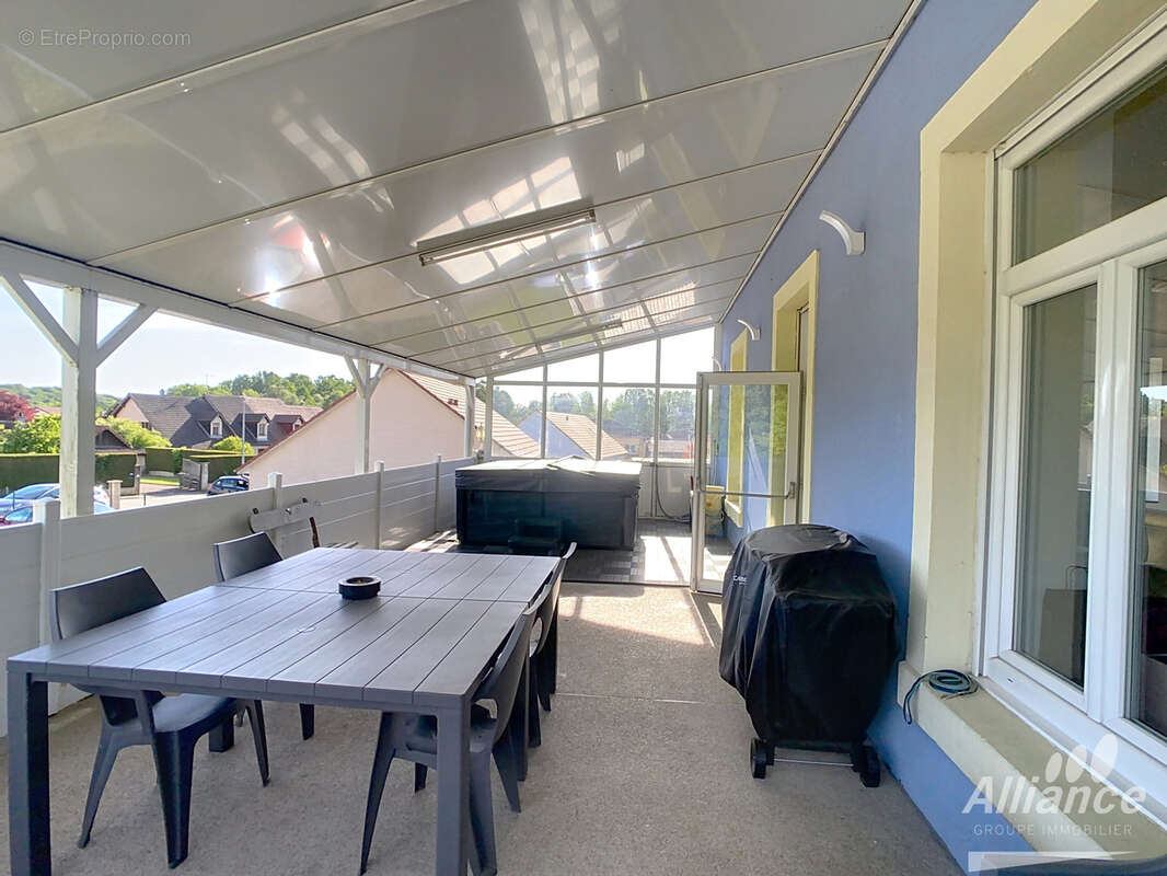 Superbe appartement avec vaste terrasse, excellentes prestations - photo 9