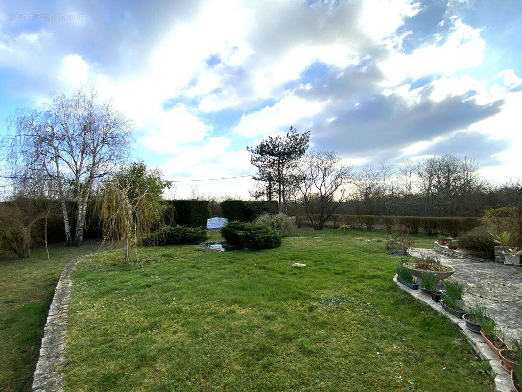 Maison à MOUSSEAUX-SUR-SEINE