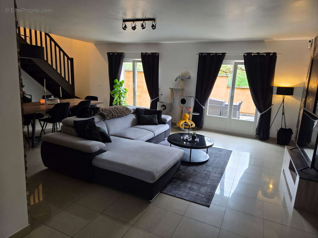 Maison à THUILLEY-AUX-GROSEILLES