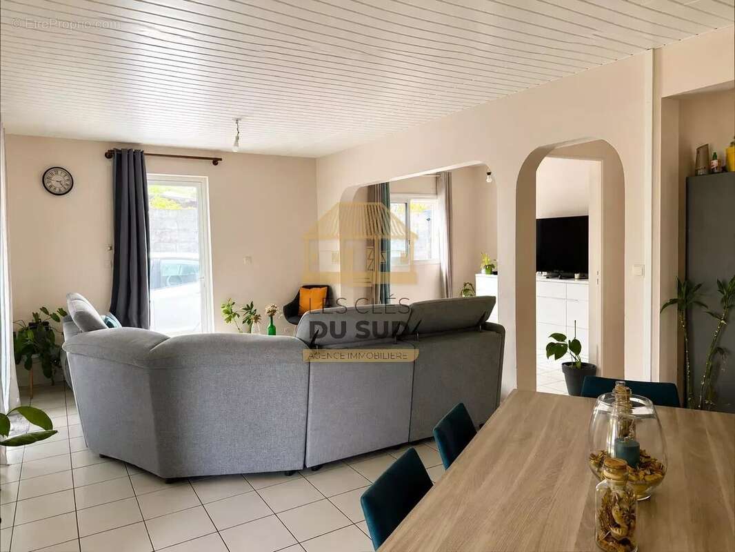 A vendre - une maison de type t4 de 90 m2 environ - saint-philippe - 180 000 € - photo 7