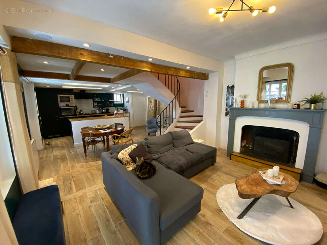 Maison à L'ISLE-SUR-LA-SORGUE