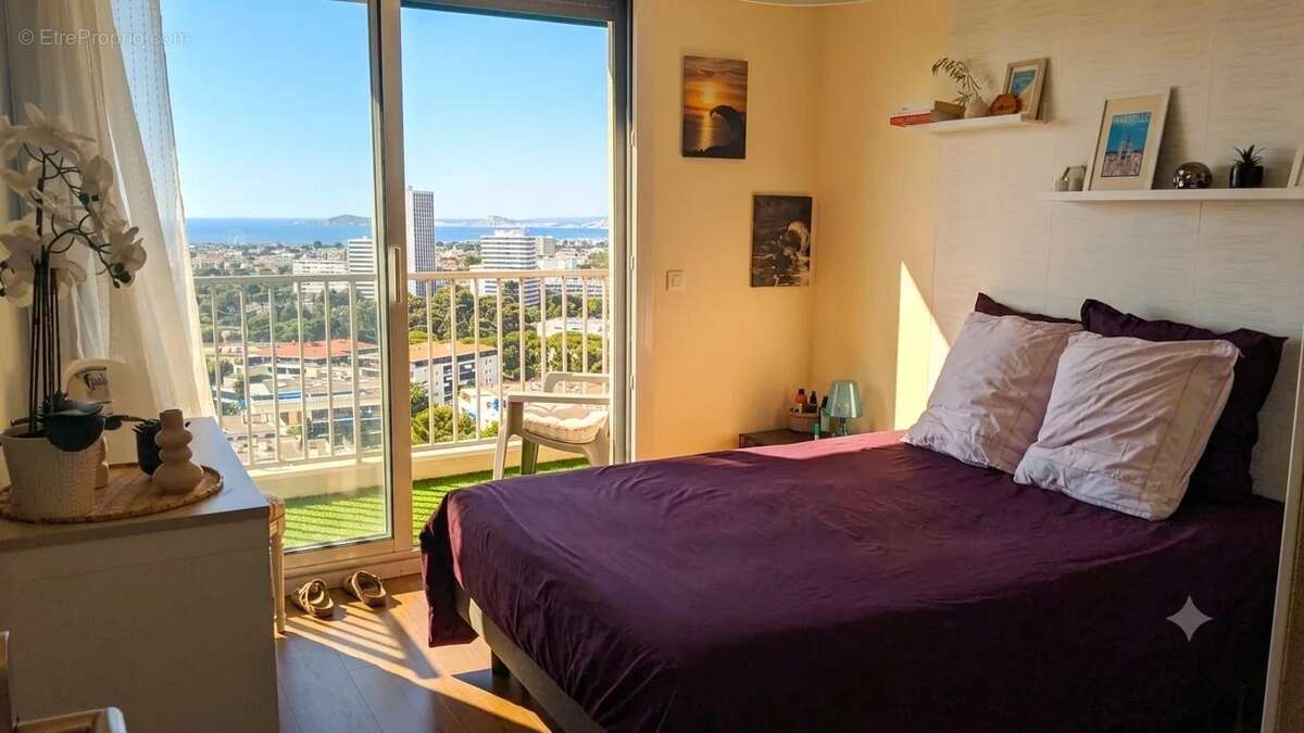 T3/t4 traversant de 87 m²  allée des pins– vue panoramique mer et collines – grand balcon – cave - photo 10