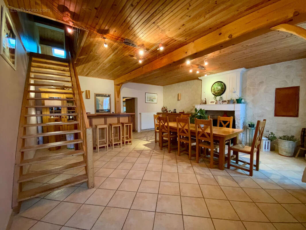 Maison  7 pièces 200 m2 - photo 3