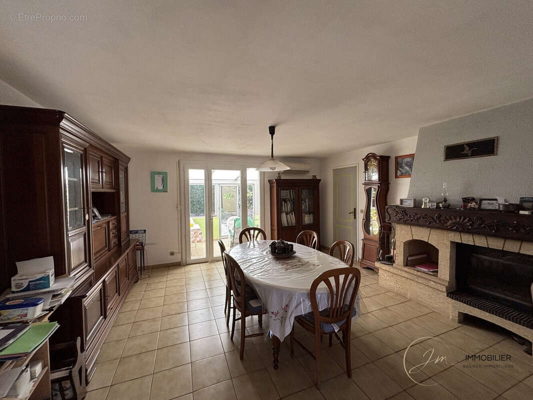 Maison à MOULES-ET-BAUCELS