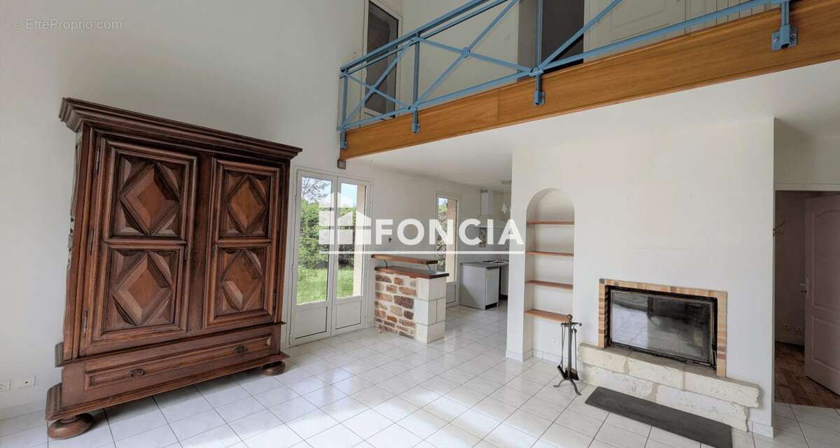 Maison à ANTONNE-ET-TRIGONANT