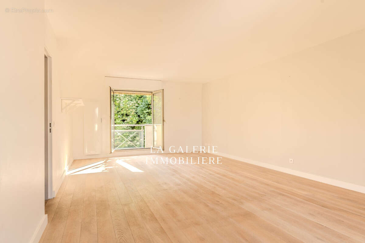 Appartement à SURESNES